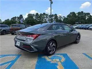 2024 Hyundai Elantra limited