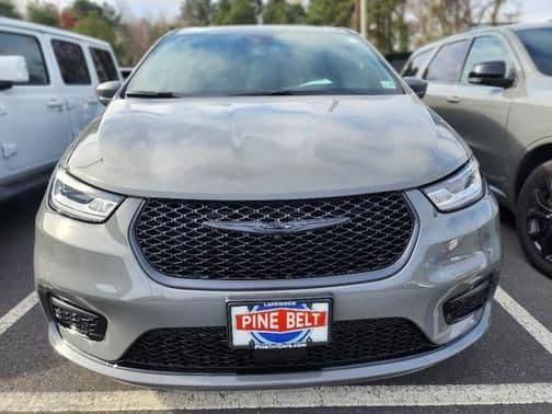 2022 chrysler pacifica hybrid touring l in lakewood, new jersey