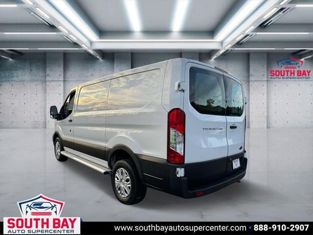 2022 ford transit-250 base