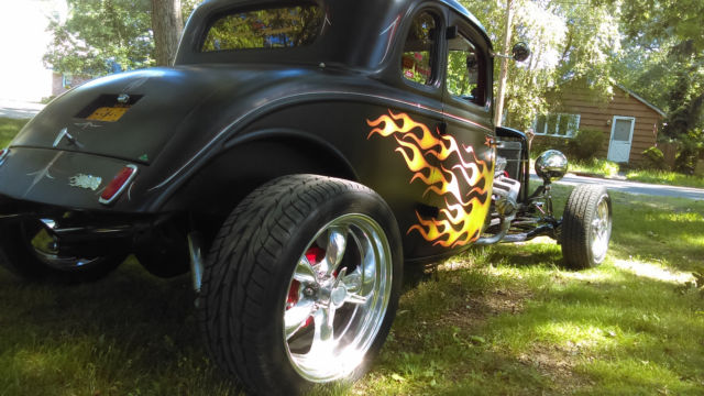 1933 ford coupe all steel hot rod!!!!! too cool !! i know it not model a