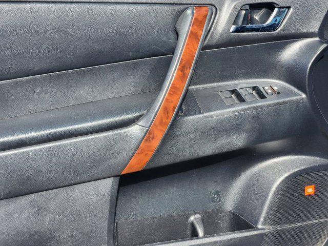 2013 toyota highlander limited