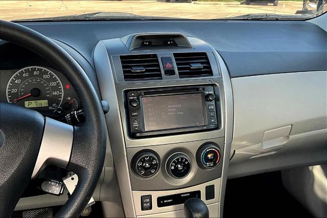 2013 toyota corolla le