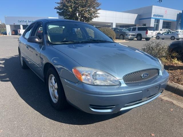 2005 ford taurus se