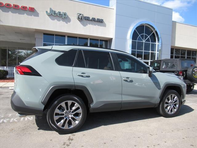 2022 toyota rav4 xle
