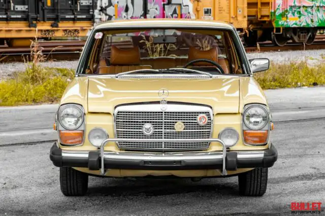 1976 mercedes 300d diesel sedan, factory a/c, extremely clean interior, turnkey!