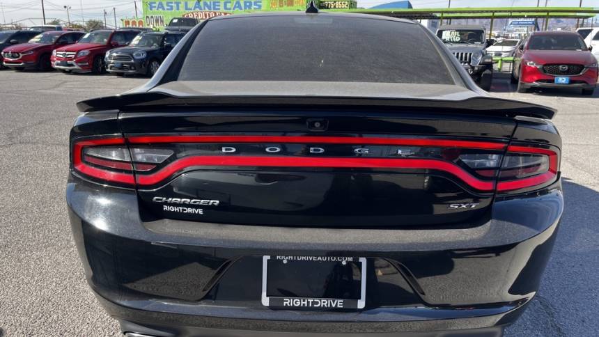 2017 dodge charger sxt