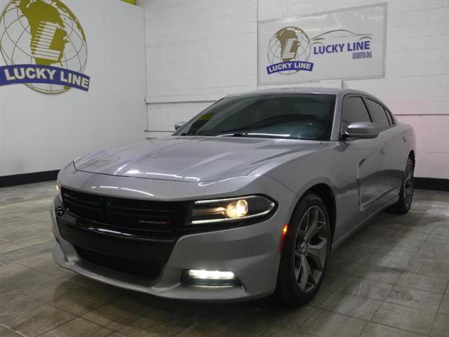 2015 dodge charger sxt