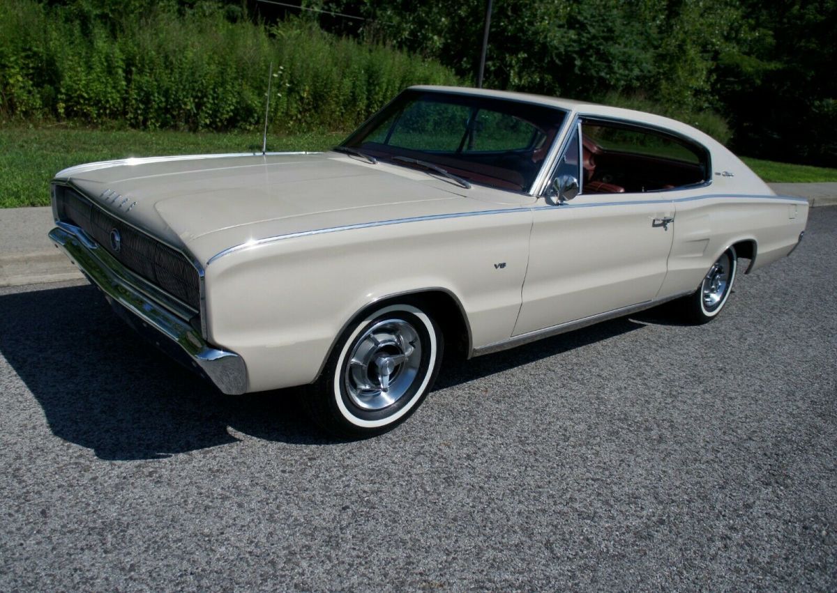 big block original survivor clean * factory ac * p/s * console with buckets !