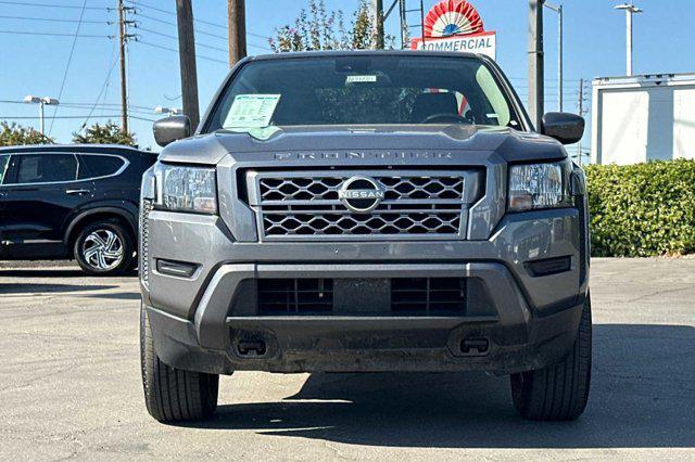2023 nissan frontier sv
