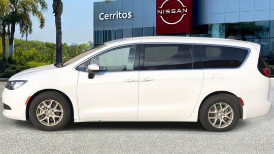 2022 Chrysler Voyager