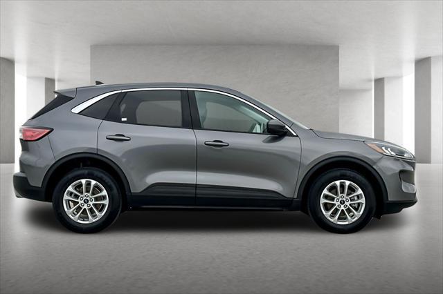 2021 ford escape se