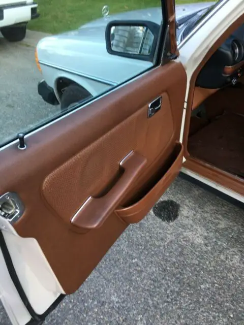 1977 mercedes 280e no rust, excellent condition no reserve!