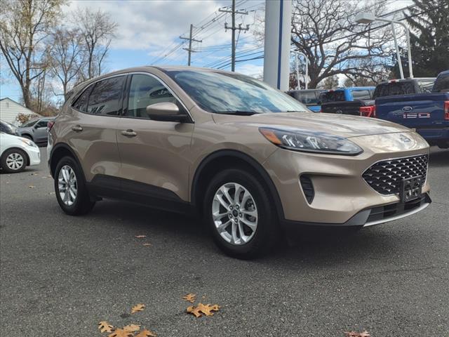 2020 ford escape se