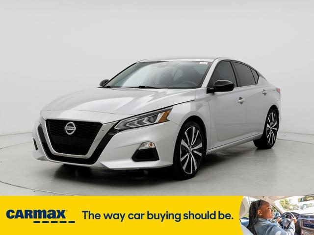 2021 nissan altima sr