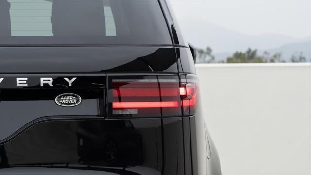 2022 land rover discovery s