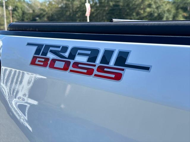 2022 chevrolet silverado 1500 custom trail boss