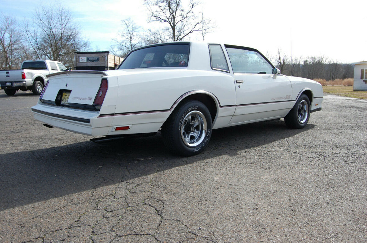 1985 chevrolet monte carlo super sport..5.0 liter v8, auto trans, bucket seats