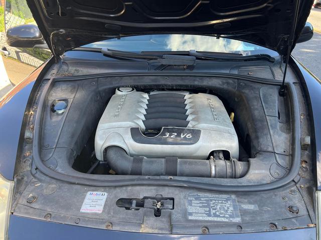 2005 porsche cayenne