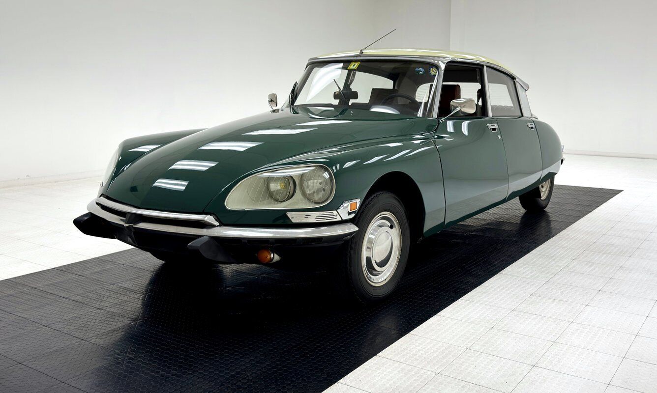 1972 citroen ds 21 4 door sedan