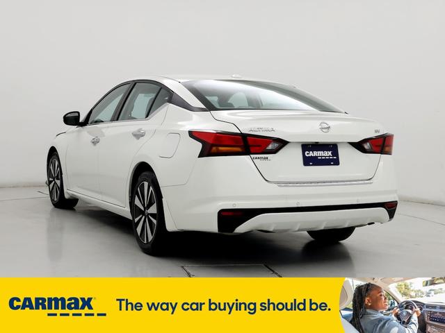 2021 nissan altima sv