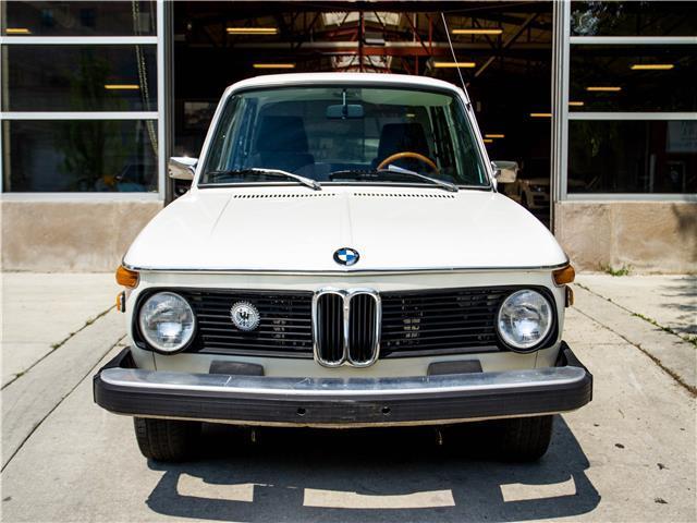 1976 bmw 2002 - 4 speed and sunroof!