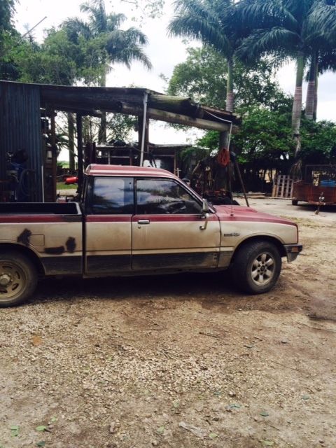 1986 isuzu pickup truck with an extended cab