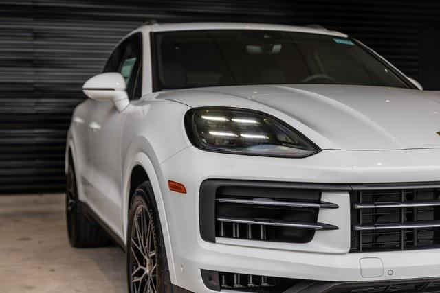 2024 porsche cayenne base