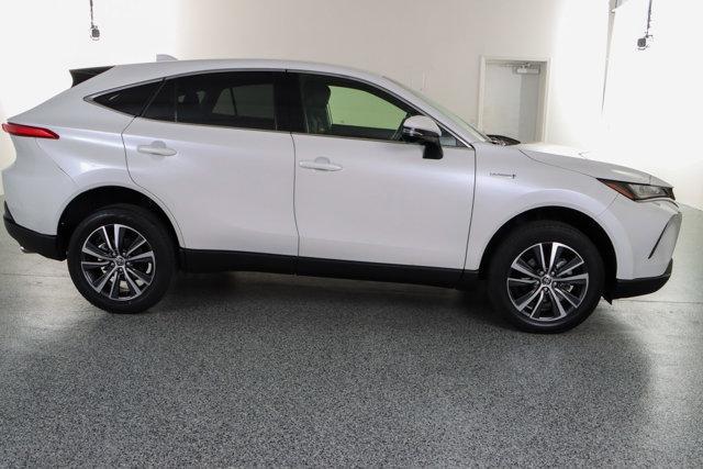 2021 toyota venza le