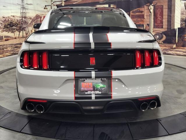 2016 ford shelby gt350 base
