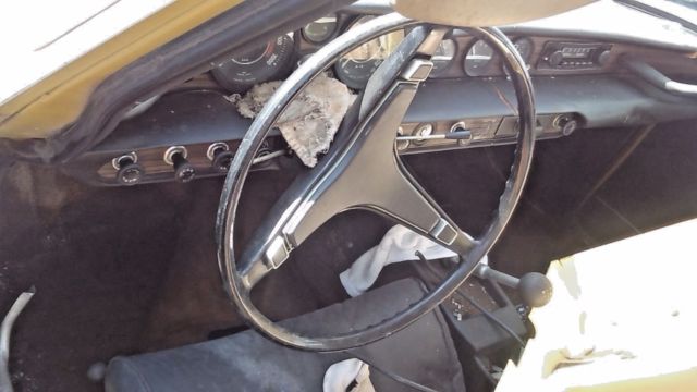 volvo 1800 p1800 p1800e 1800e classic car with extra engine