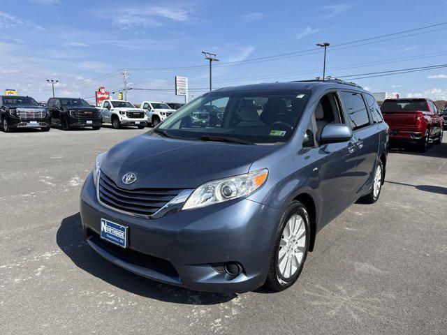 2016 toyota sienna le