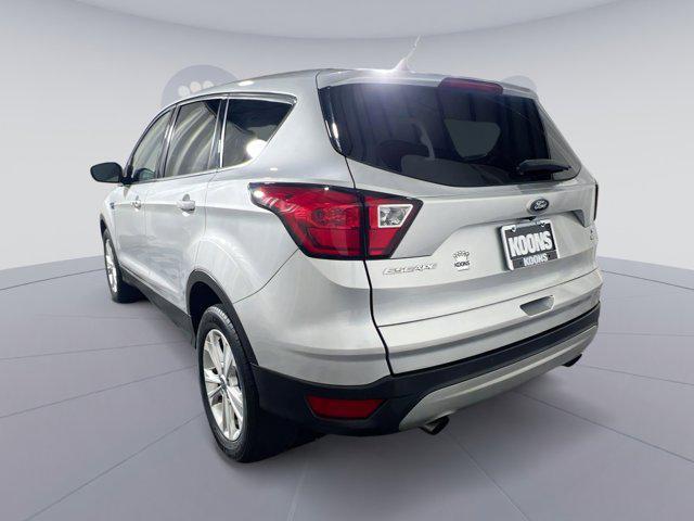 2019 ford escape se