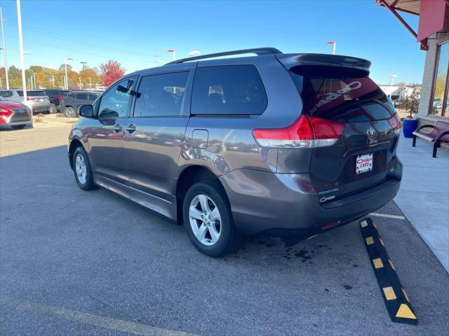 2012 toyota sienna le
