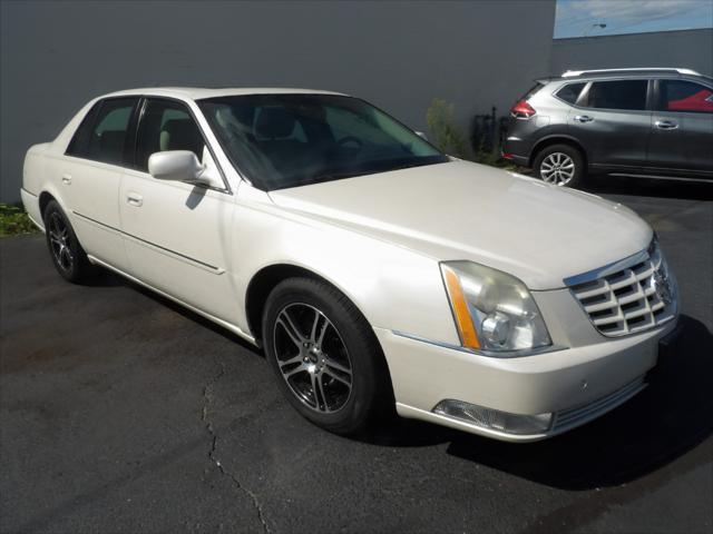 2010 cadillac dts base