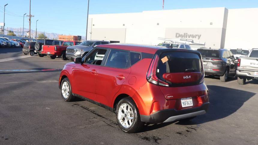 2023 kia soul lx