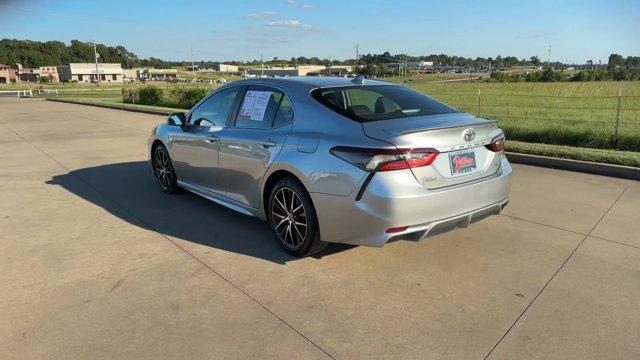 2021 toyota camry se