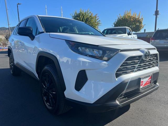 2022 toyota rav4 le