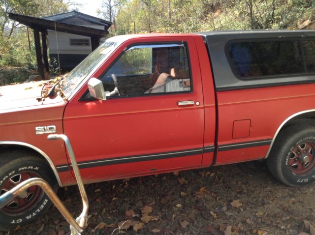 1985 chevy s-10 2.8 truck, four speed, very good body