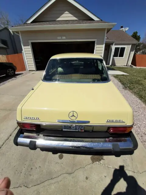 1976 mercedes 300d w115
