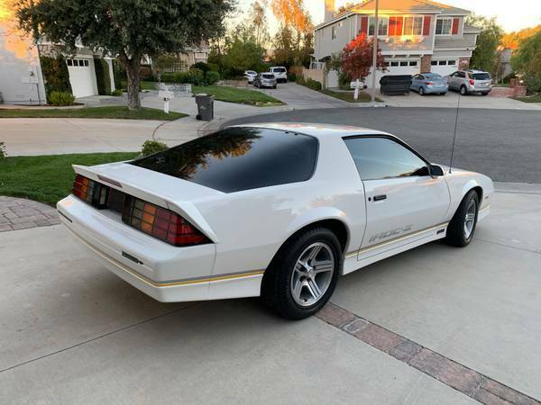 1990 camaro iroc z 5.7 w less than 16k miles