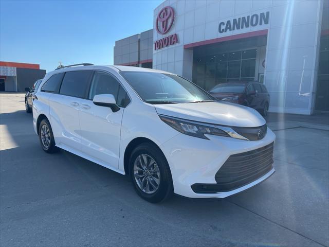 2024 toyota sienna le