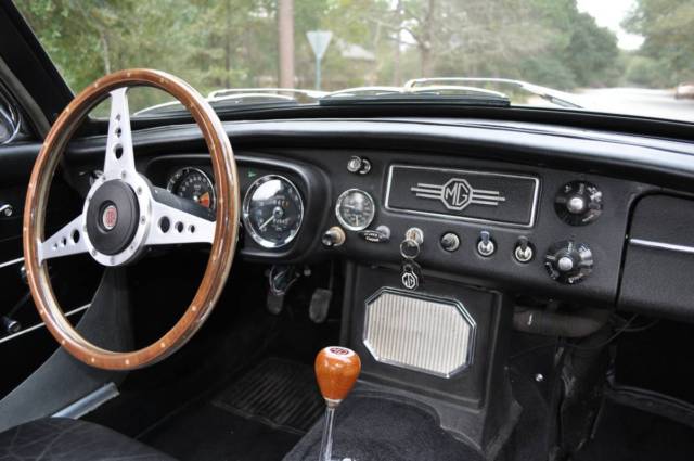 ***1967 mgb-gt - trophy winner in prestine condition***