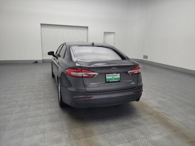 2020 ford fusion se