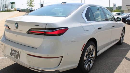2023 BMW i7