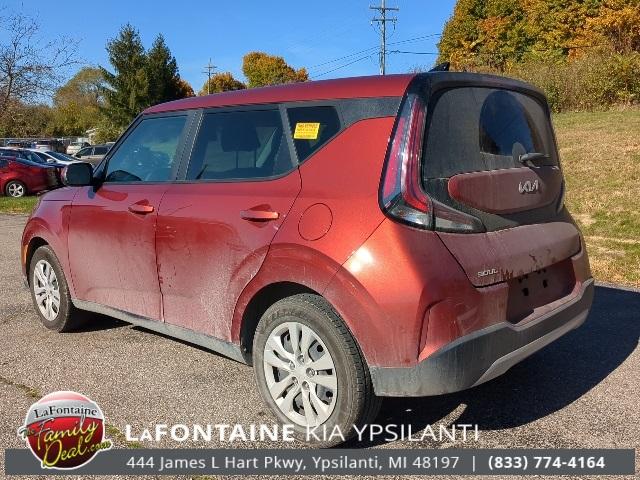 2023 kia soul lx