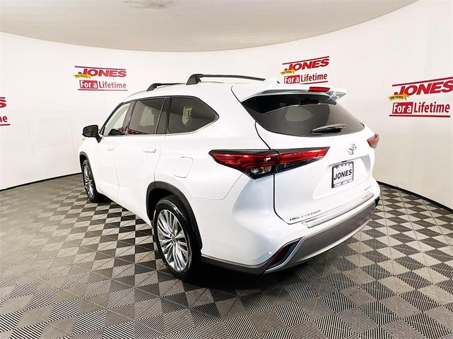 2023 toyota highlander platinum