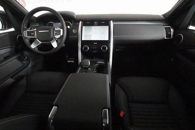2023 land rover discovery p300 s r-dynamic
