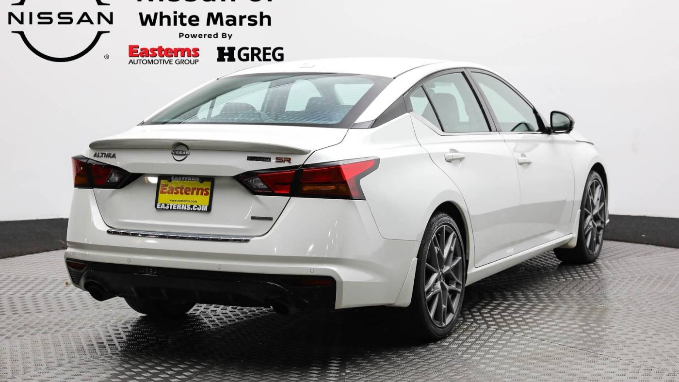 2023 nissan altima 2.0 sr