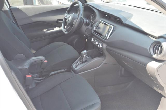 2023 nissan kicks s
