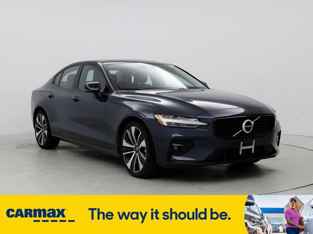 2022 volvo s60 b5 momentum